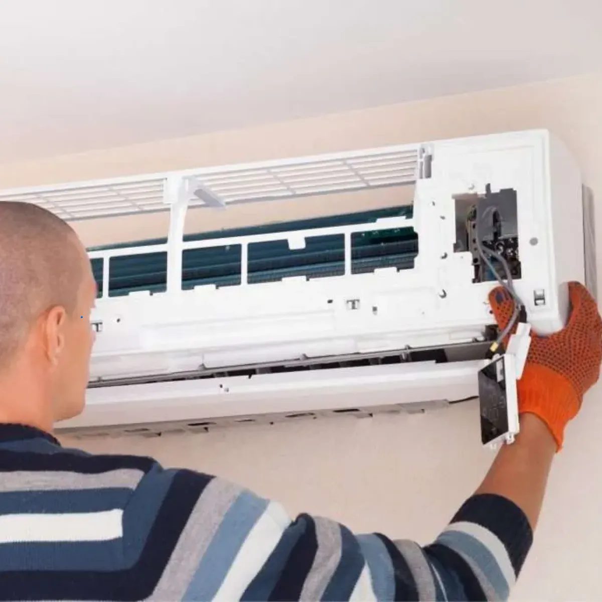 AC Repair Service in Lake Towers​