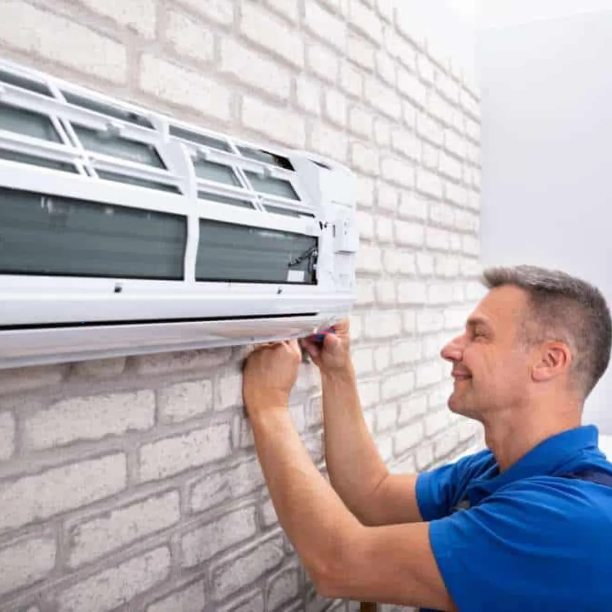 What are the symptoms of an AC unit that needs repair