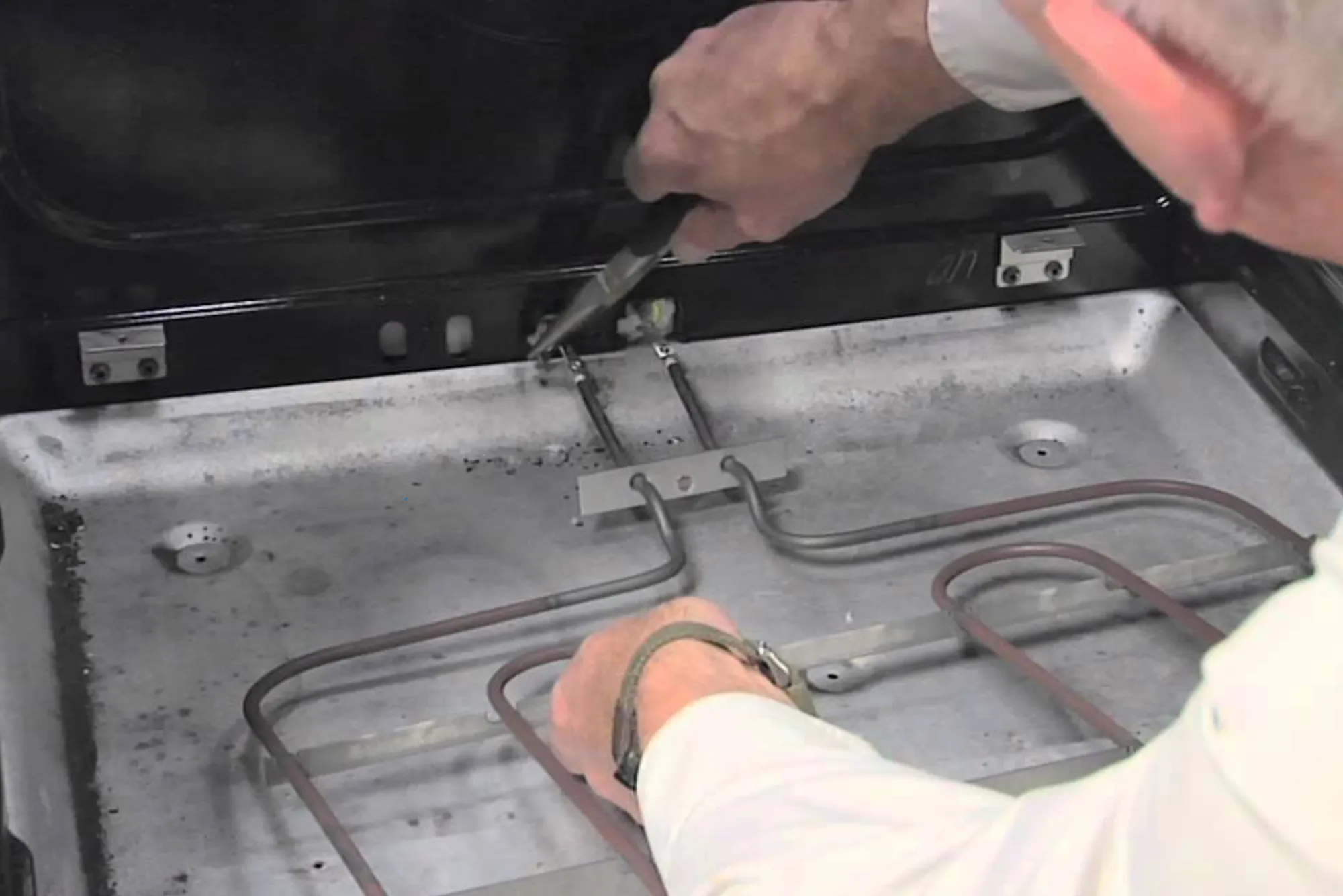 How to Replace Oven Element Insulators