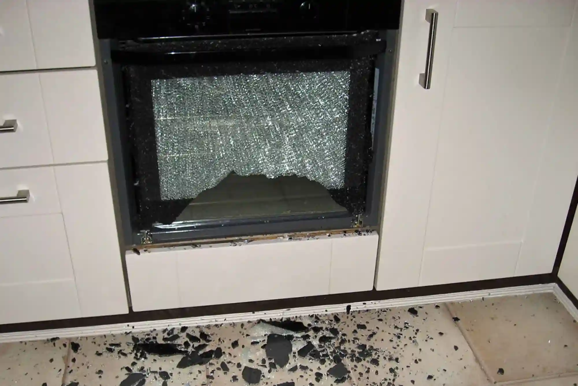 How to Prevent Oven Door Glass Cracks